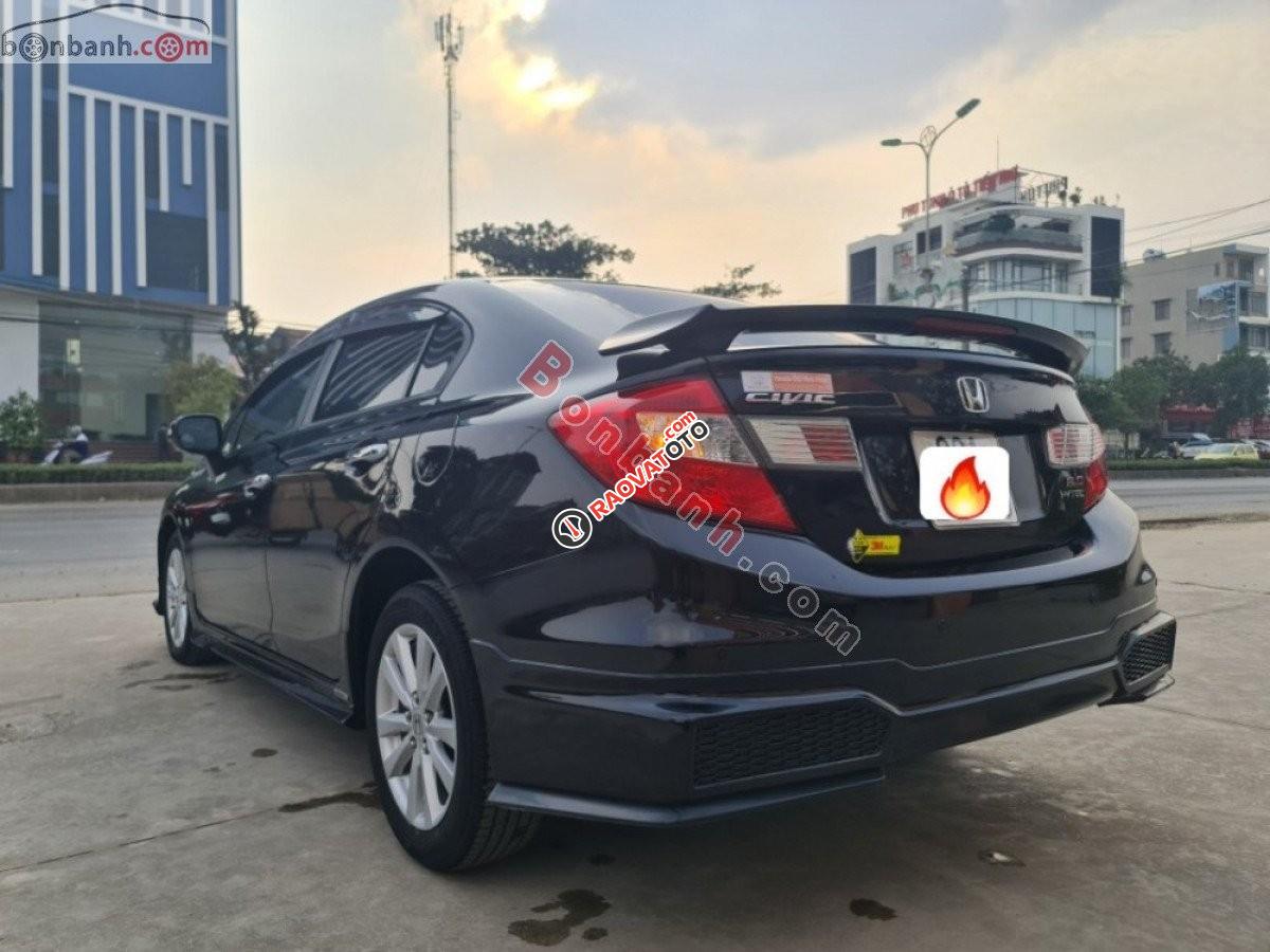 Cần bán xe Honda Civic 2.0 AT sản xuất 2016, màu đen xe gia đình-3