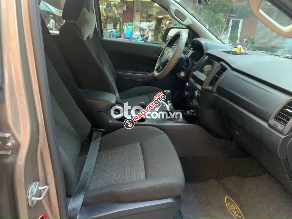 Bán Ford Focus Sport đời 2016, màu trắng-11