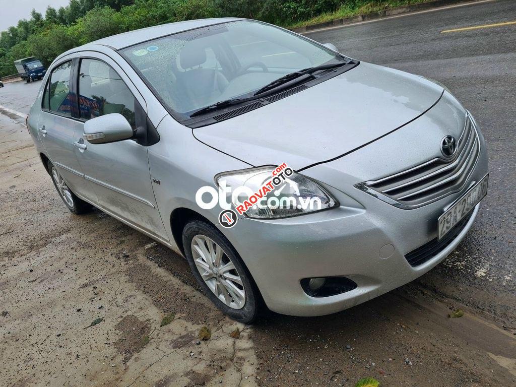 Bán xe Toyota Vios G đời 2011, màu bạc chính chủ-1