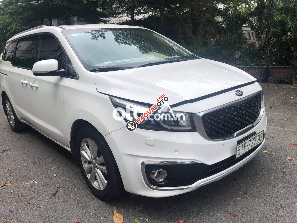 Cần bán xe Kia Sedona DATH sản xuất năm 2016, màu trắng chính chủ, 775 triệu-5