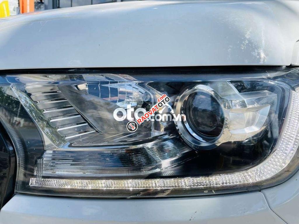 Cần bán lại xe Ford Ranger Wildtrak đời 2018, màu trắng, xe nhập-5