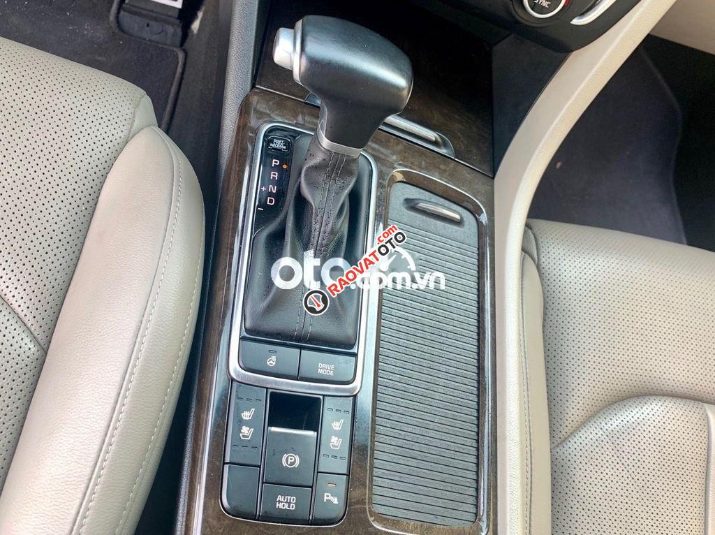 Cần bán Kia Optima 2.0AT sản xuất 2017, màu đỏ-0