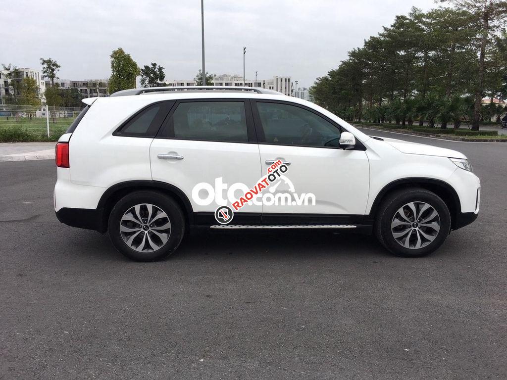 Cần bán xe Kia Sorento DATH sản xuất 2017, màu trắng số tự động -8
