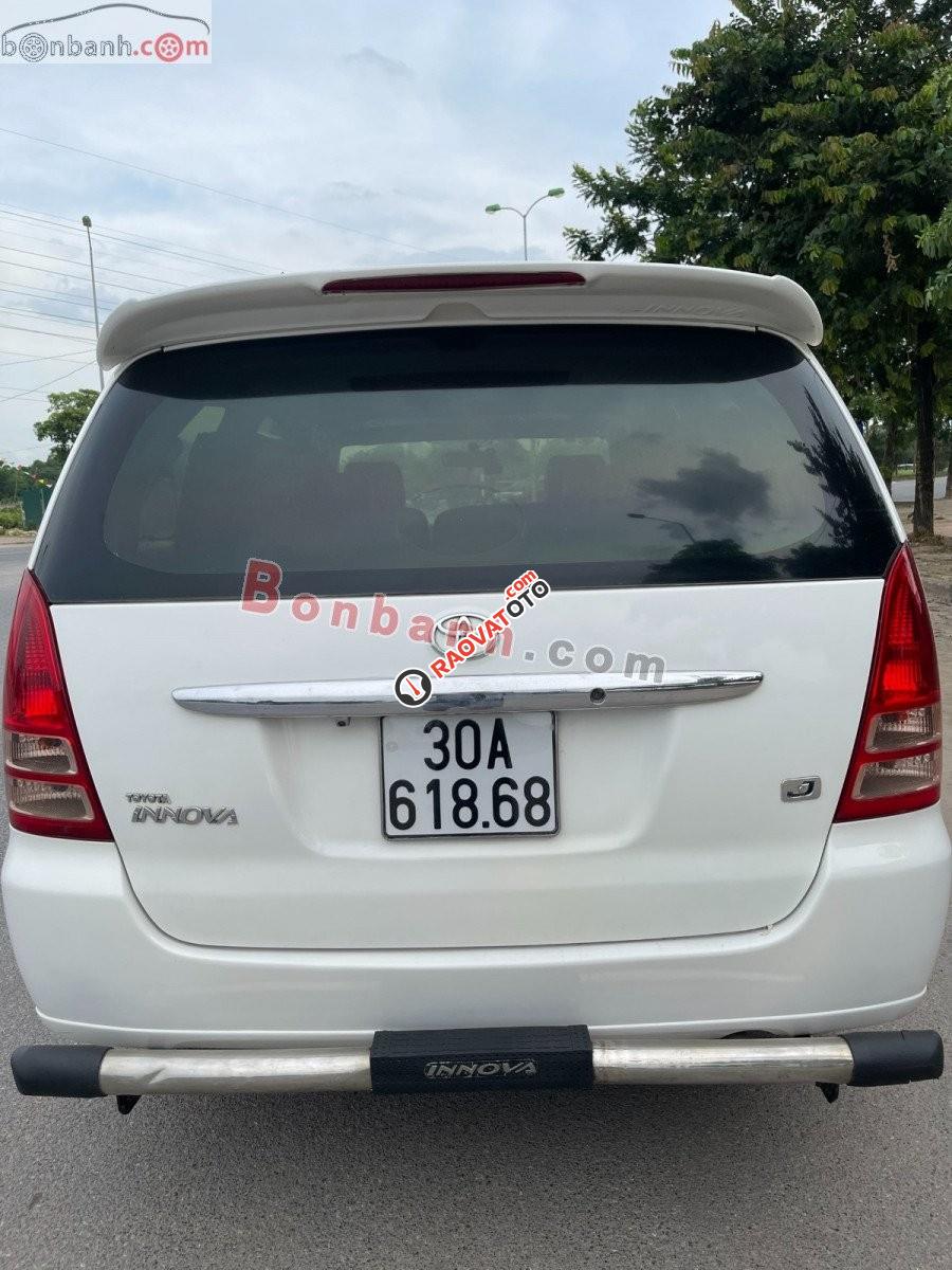 Cần bán xe Toyota Innova J năm sản xuất 2006, màu trắng xe gia đình, 175 triệu-1