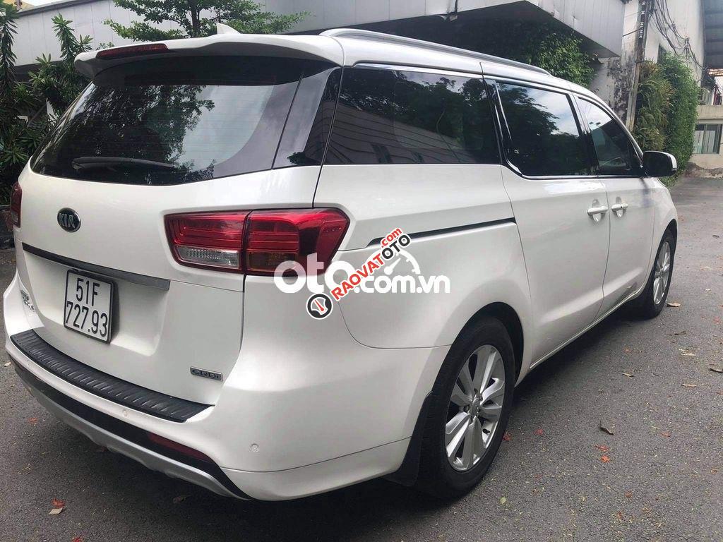 Cần bán xe Kia Sedona DATH sản xuất năm 2016, màu trắng chính chủ, 775 triệu-6