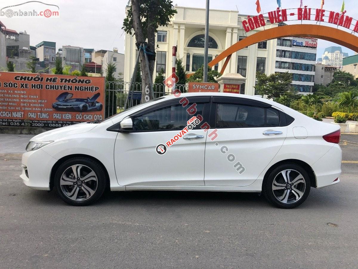 Cần bán gấp Honda City AT năm sản xuất 2016, màu trắng-5