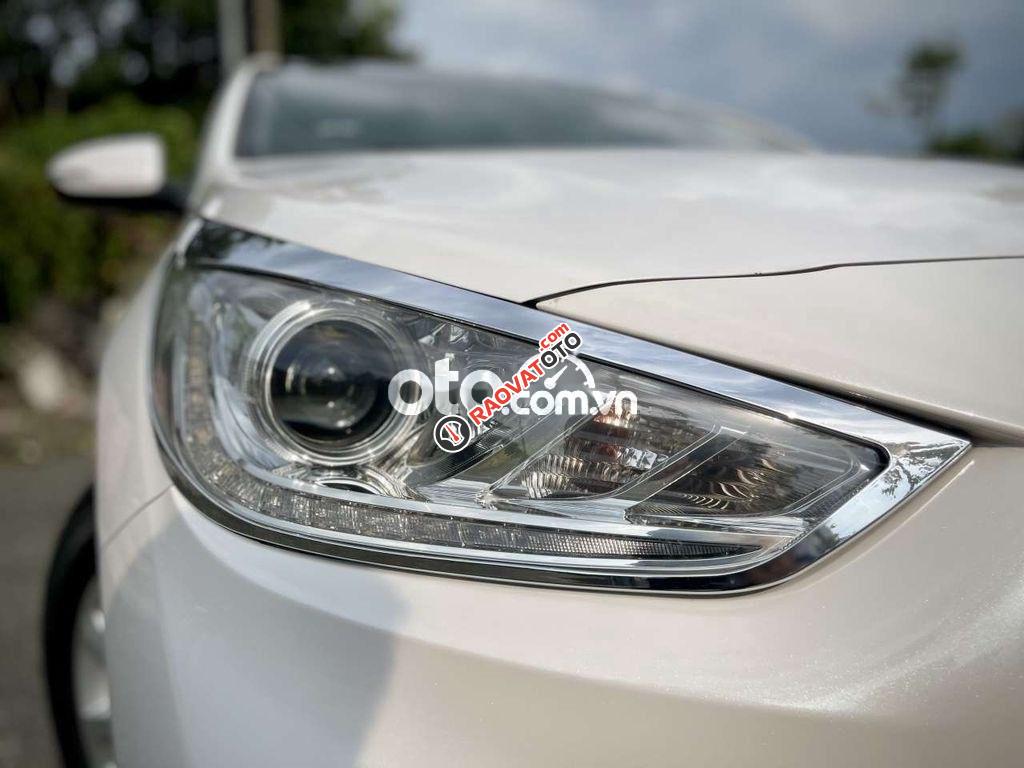 Bán xe Hyundai Avante 1.6MT 2012, màu trắng xe gia đình-6