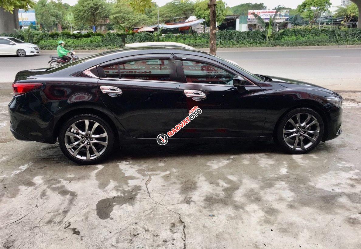 Bán Mazda 6 2.0L Premium sản xuất năm 2017, màu đen còn mới, giá chỉ 689 triệu-0