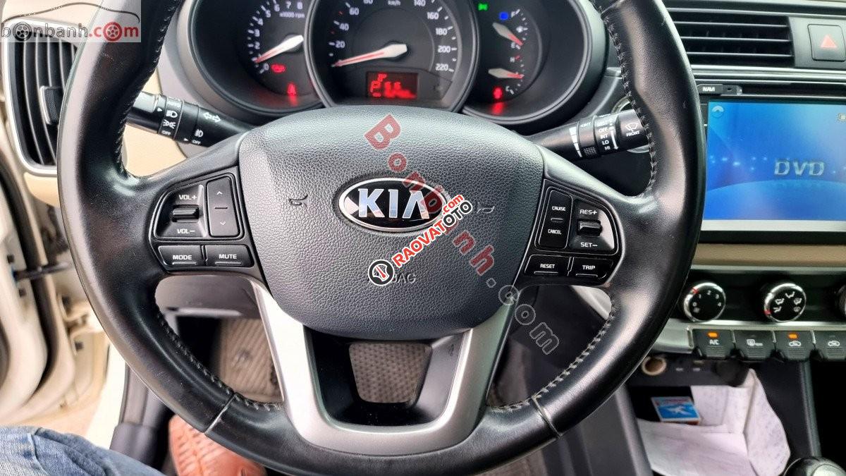 Cần bán Kia Rio AT năm sản xuất 2015, màu trắng xe gia đình-5