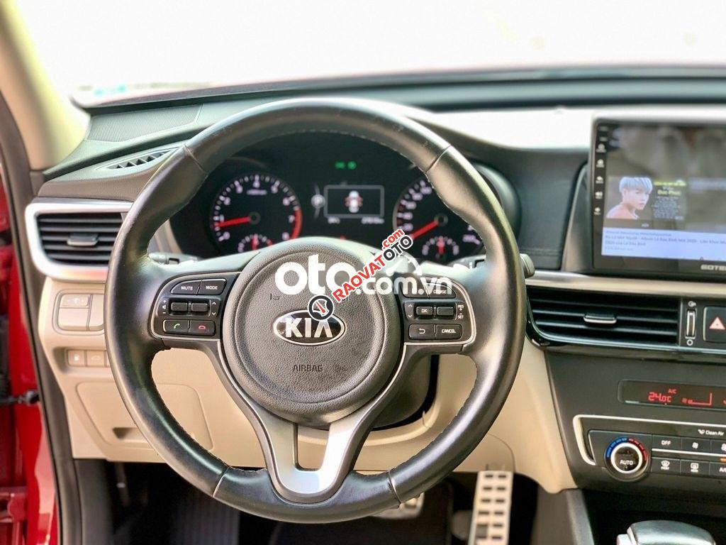 Cần bán Kia Optima 2.0AT sản xuất 2017, màu đỏ-1