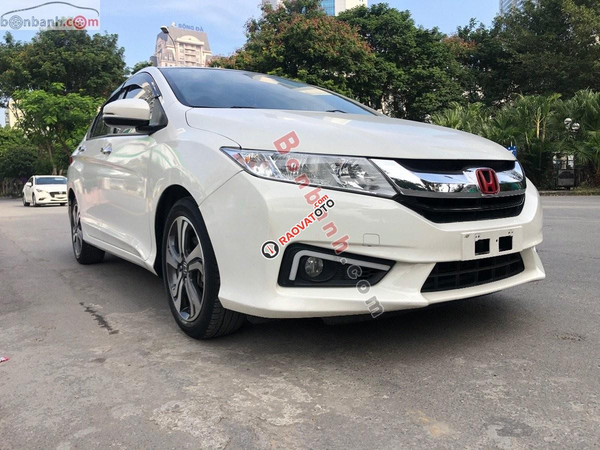 Cần bán gấp Honda City AT năm sản xuất 2016, màu trắng-9