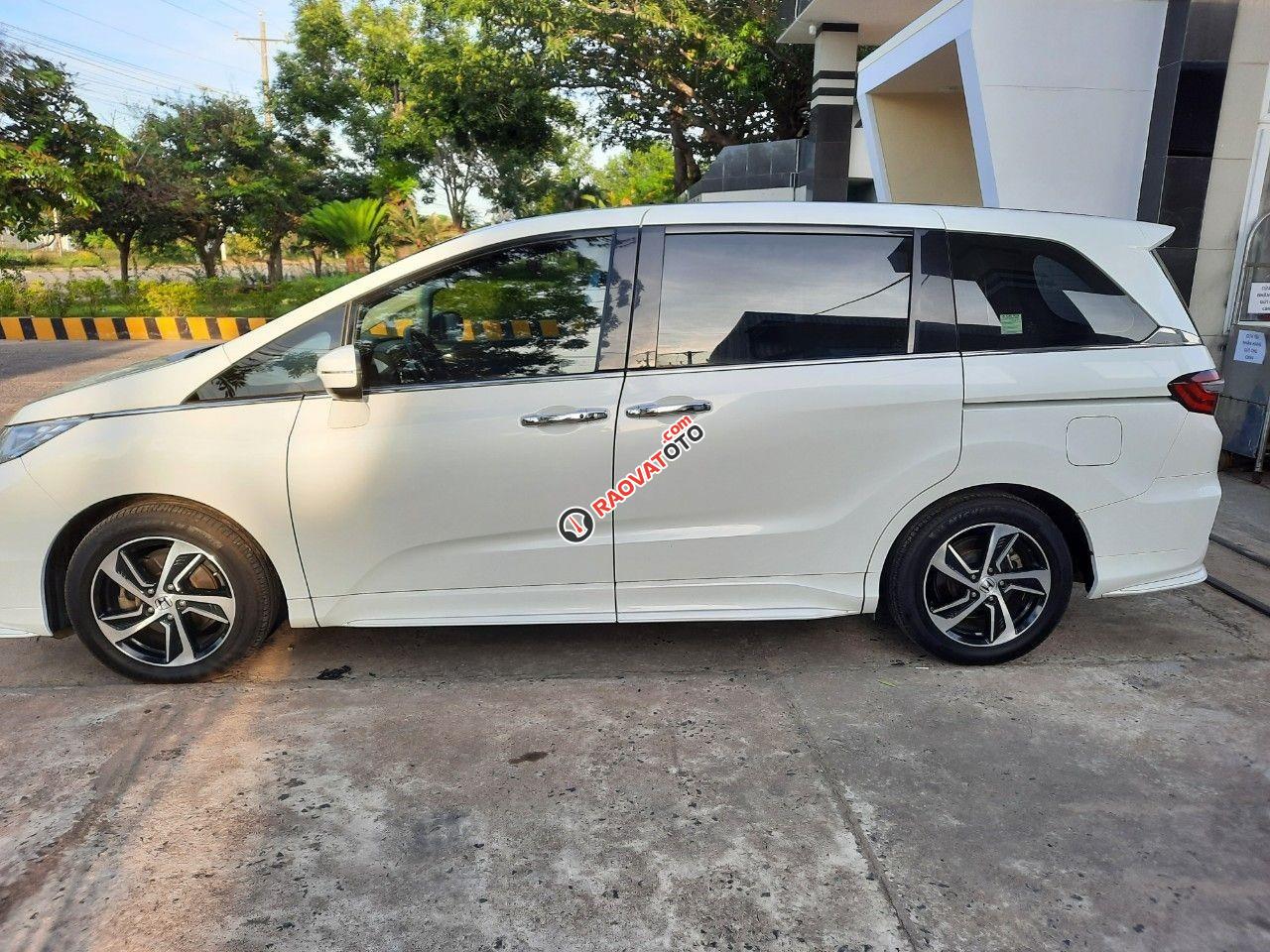 Bán Honda Odyssey 2.4 AT sản xuất 2016, màu trắng, nhập khẩu còn mới-2