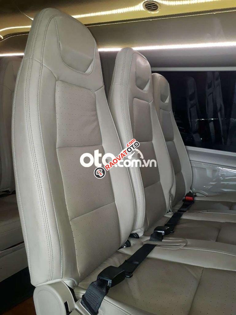 Cần bán lại xe Ford Transit Luxury sản xuất 2017, màu bạc còn mới-5