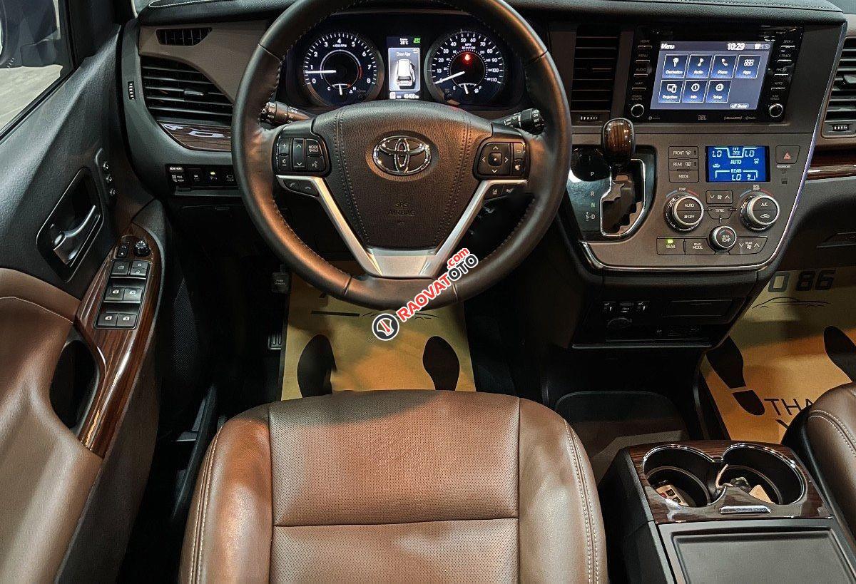 Cần bán xe Toyota Sienna Limited đời 2019, màu trắng, xe nhập-1