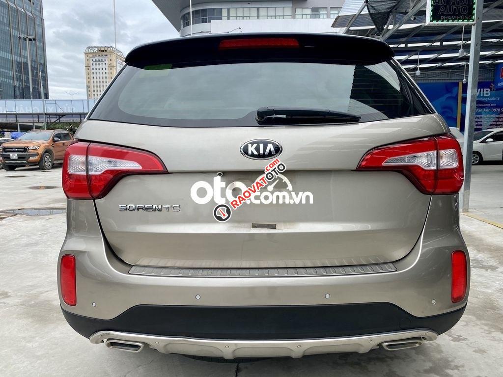 Bán Kia Sorento 2.4 GAT 2018 giá cạnh tranh-8