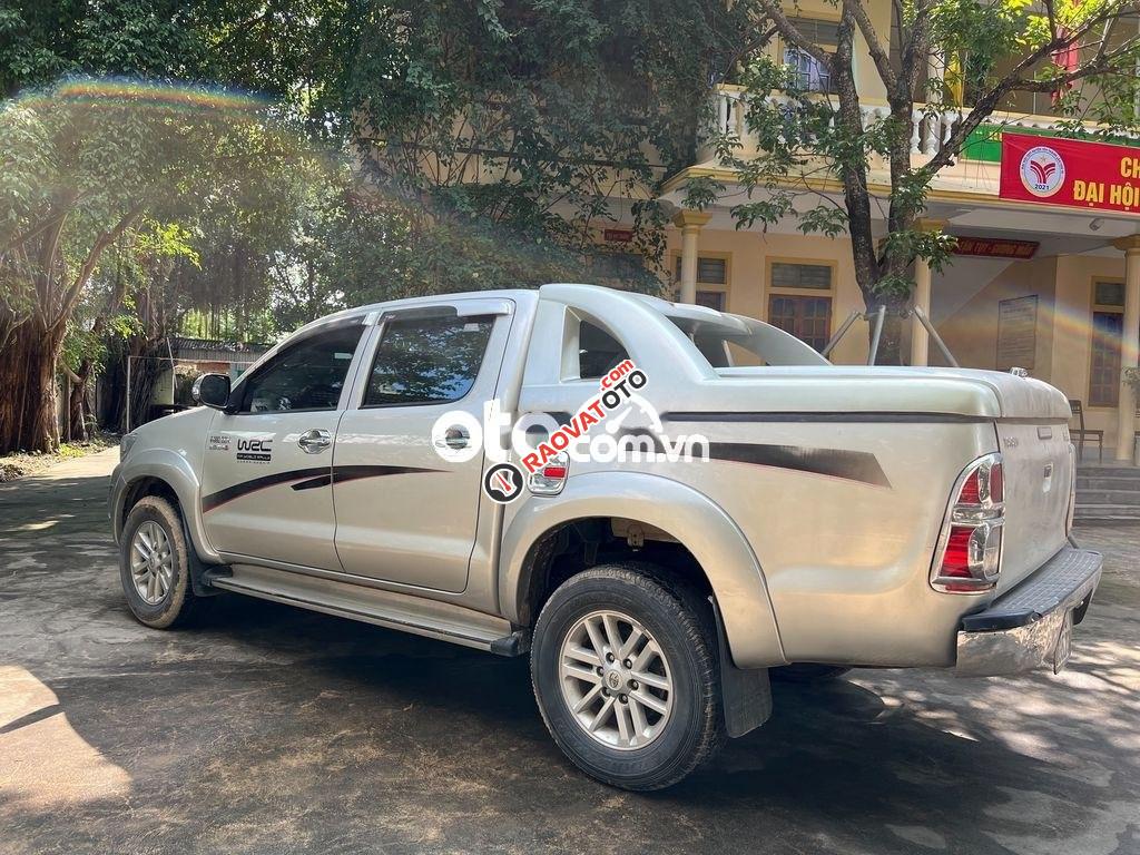 Cần bán Toyota Hilux 3.0G năm 2013, màu bạc, nhập khẩu nguyên chiếc, giá tốt-3