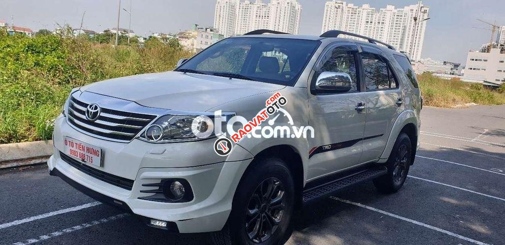 Cần bán lại xe Toyota Fortuner Sportivo sản xuất 2015, màu trắng số tự động-0