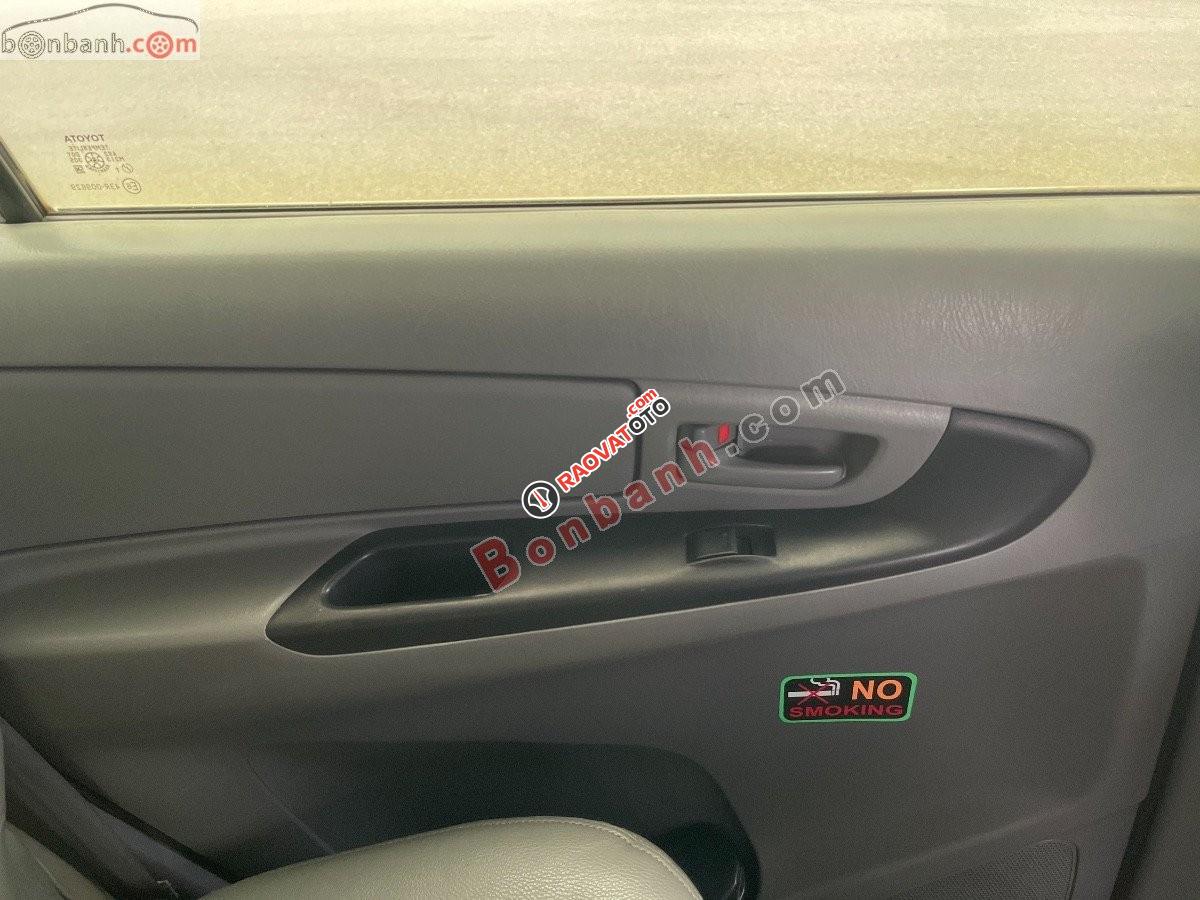 Cần bán xe Toyota Innova J năm sản xuất 2006, màu trắng xe gia đình, 175 triệu-8