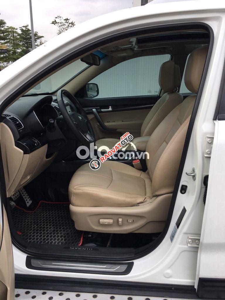 Cần bán xe Kia Sorento DATH sản xuất 2017, màu trắng số tự động -7