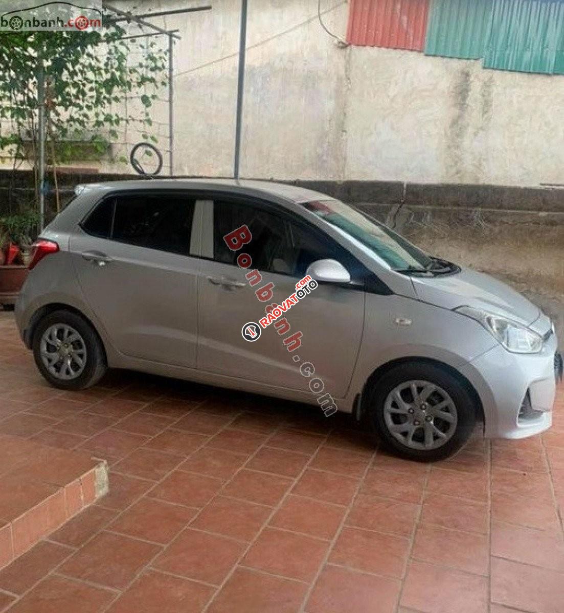 Bán Hyundai Grand i10 1.0 MT Base đời 2017, màu bạc, xe nhập giá cạnh tranh-1