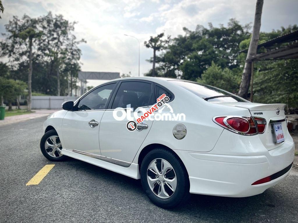 Bán ô tô Hyundai Avante 1.6MT sản xuất 2012, màu trắng xe gia đình-4