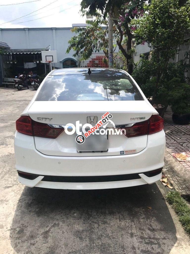 Bán xe Honda City TOP sản xuất năm 2017, màu trắng còn mới, giá tốt-1