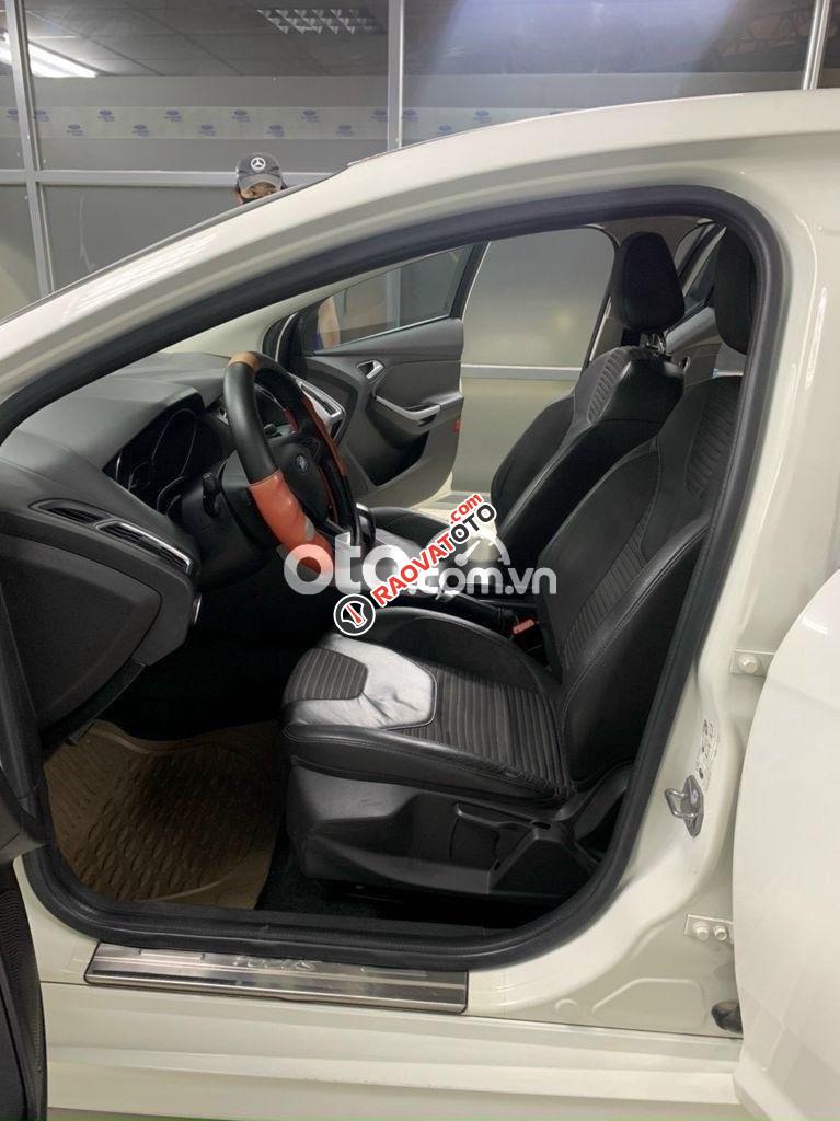 Bán Ford Focus Sport đời 2016, màu trắng-9