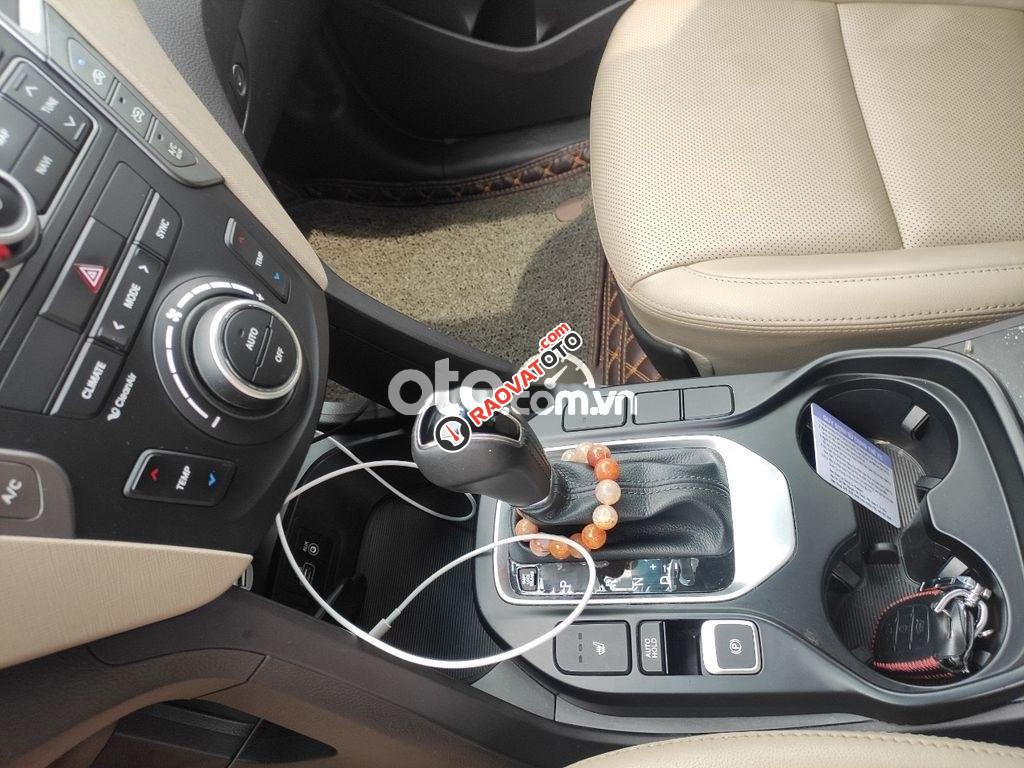 Cần bán xe Hyundai Santa Fe 2.2CRDI 2017, màu trắng giá cạnh tranh-3