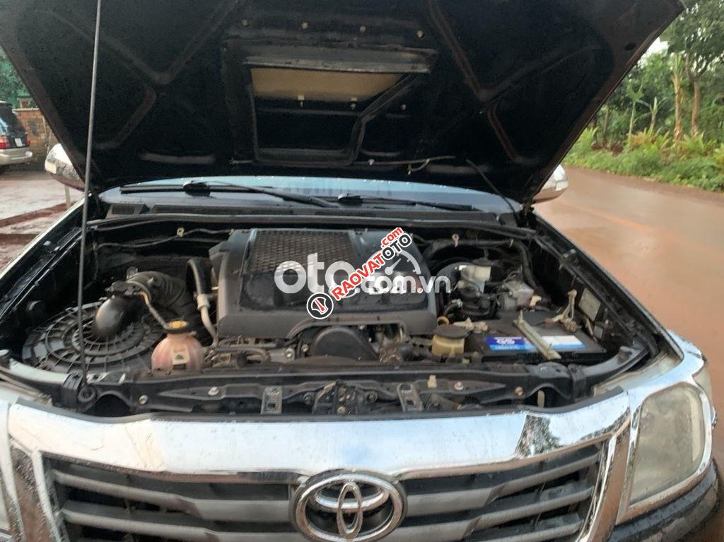 Cần bán lại xe Toyota Hilux G sản xuất 2013, màu đen-0