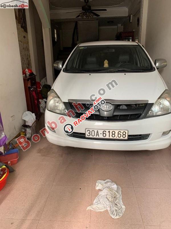 Cần bán xe Toyota Innova J năm sản xuất 2006, màu trắng xe gia đình, 175 triệu-0