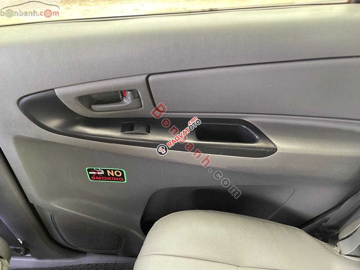 Cần bán xe Toyota Innova J năm sản xuất 2006, màu trắng xe gia đình, 175 triệu-7