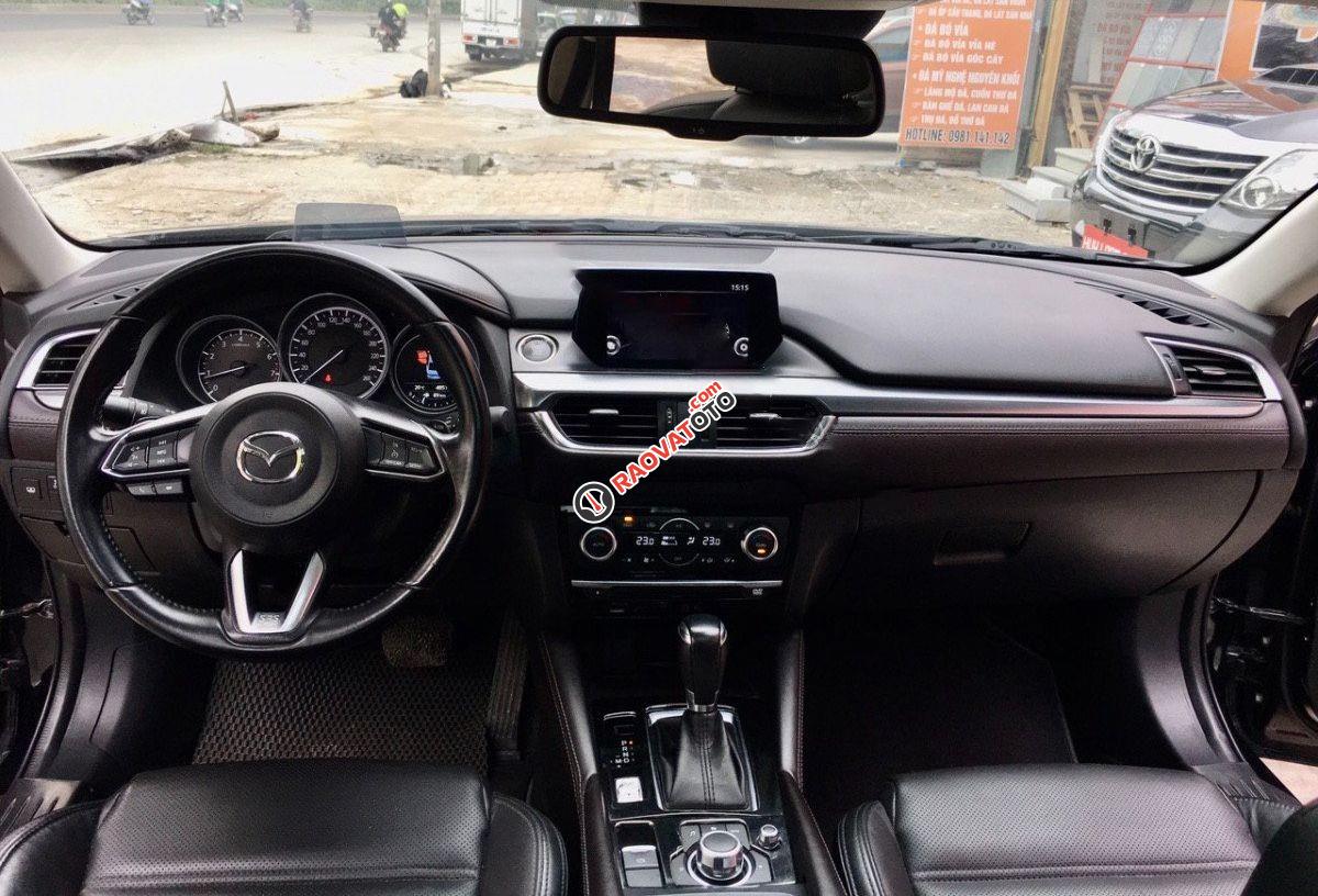 Bán Mazda 6 2.0L Premium sản xuất năm 2017, màu đen còn mới, giá chỉ 689 triệu-2