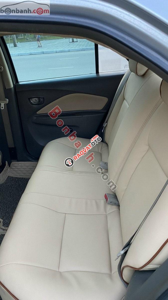 Cần bán gấp Toyota Vios MT đời 2011, màu bạc chính chủ, giá tốt-7