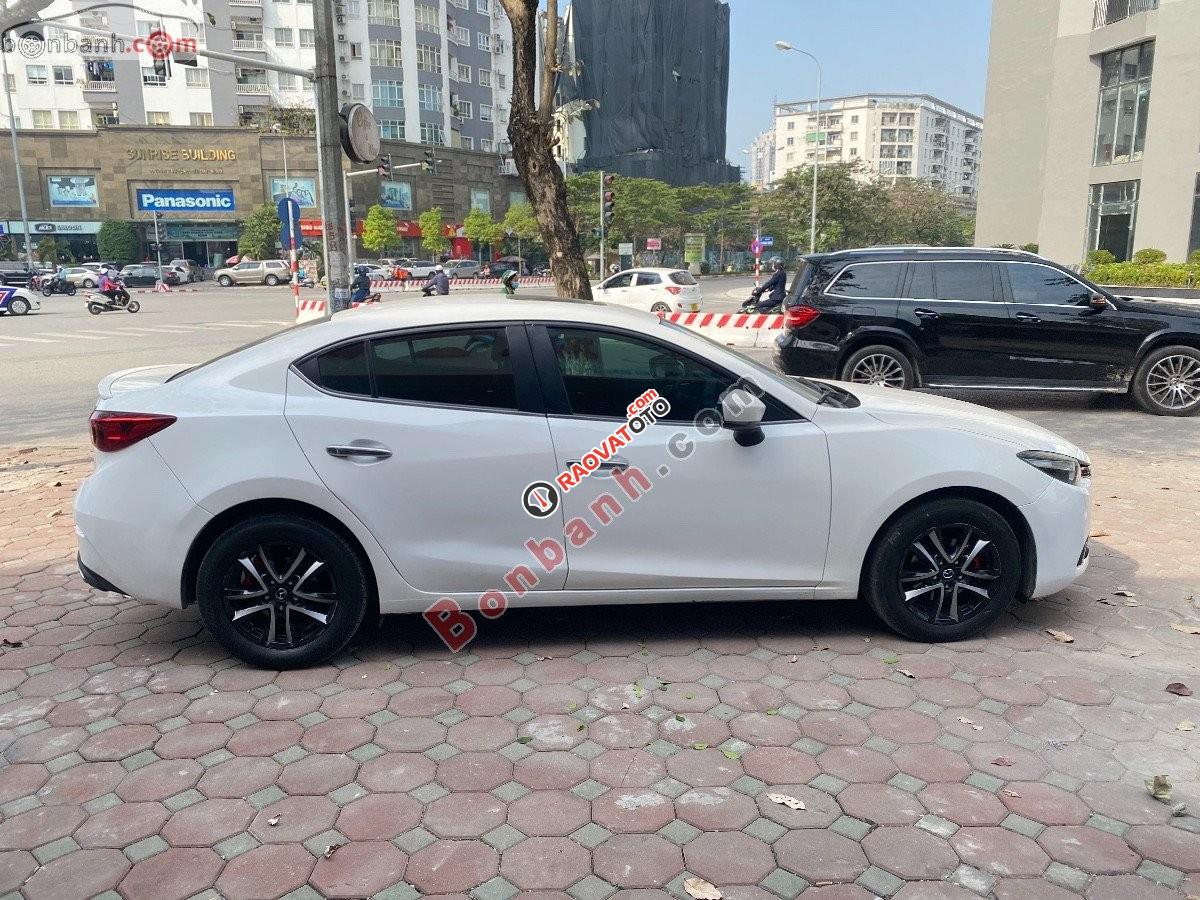 Bán Mazda 3 1.5 đời 2017, màu trắng, giá chỉ 538 triệu-2