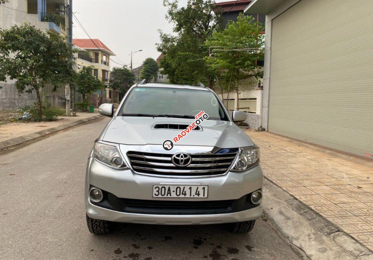 Bán Toyota Fortuner G sản xuất năm 2013, màu bạc còn mới-4