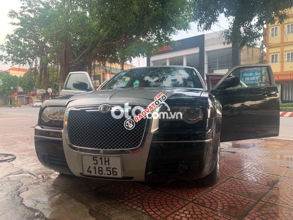 Cần bán xe Chrysler 300C sản xuất 2009, màu đen, nhập khẩu, giá tốt-1