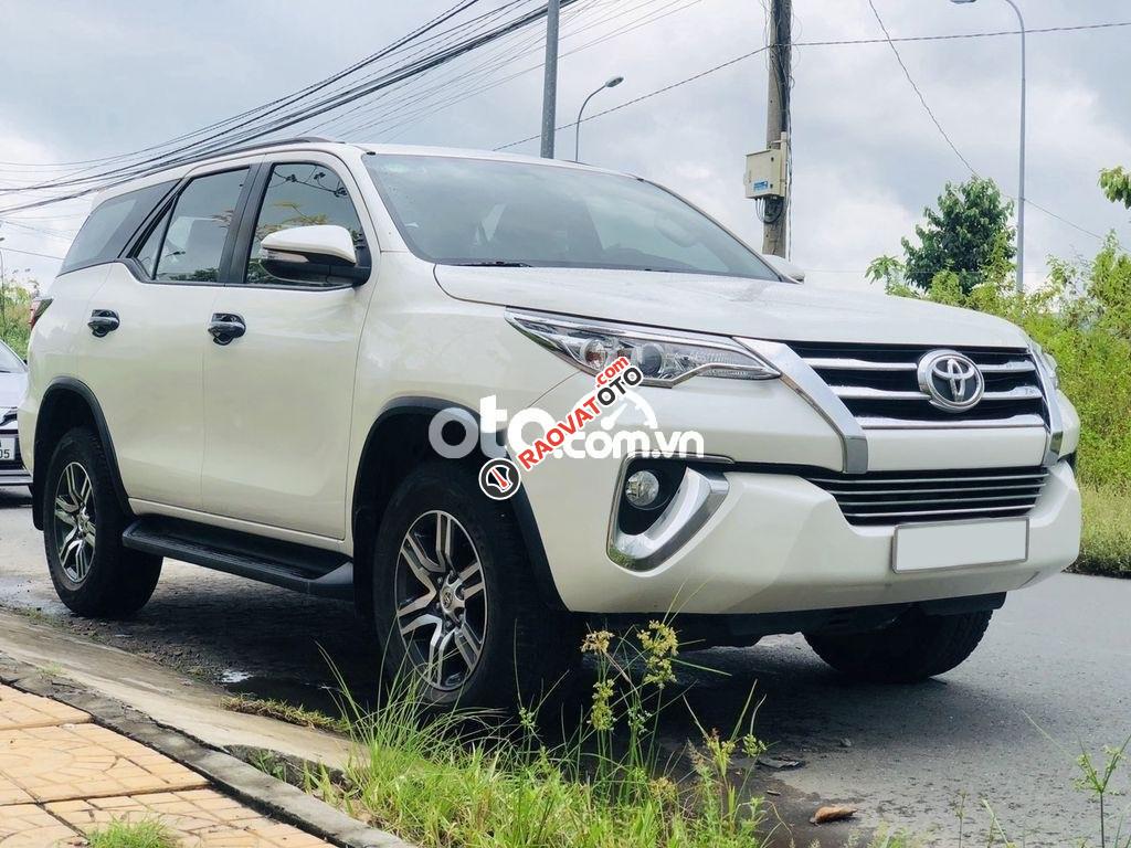 Cần bán Toyota Fortuner MT sản xuất năm 2017, màu trắng, nhập khẩu xe gia đình-0