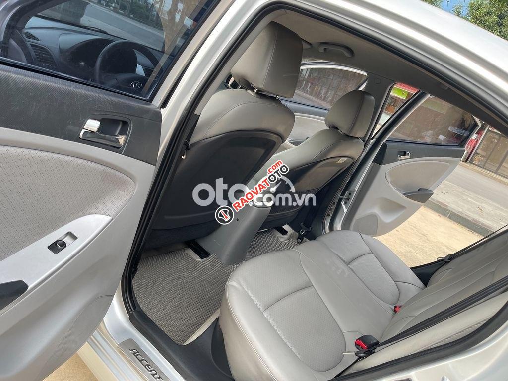 Bán Hyundai Accent Blue đời 2014, màu bạc, nhập khẩu nguyên chiếc số tự động, giá 360tr-4