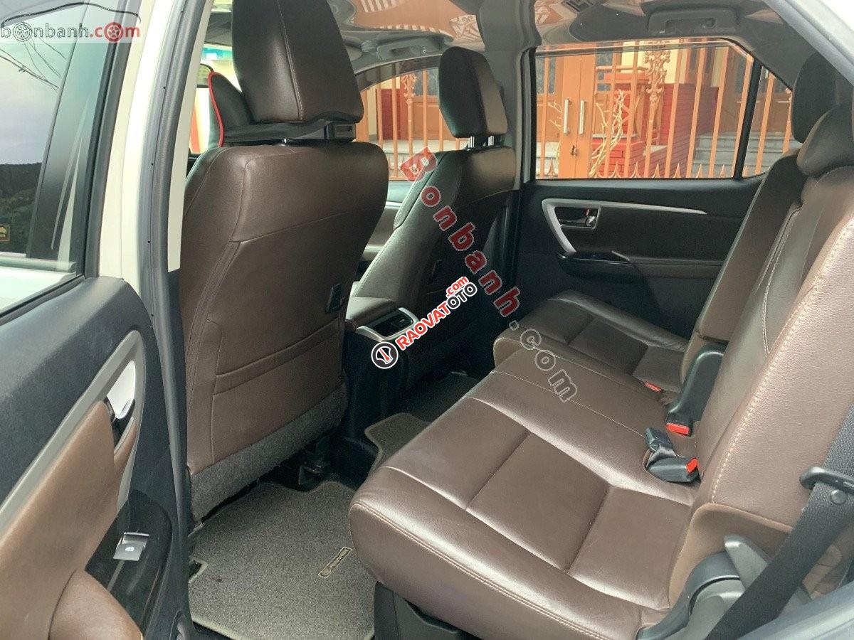 Bán Toyota Fortuner 2.7V sản xuất 2017, màu trắng, nhập khẩu, giá 845tr-0