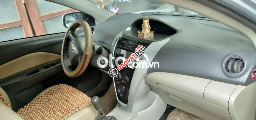 Cần bán gấp Toyota Vios E sản xuất 2012, màu bạc, nhập khẩu nguyên chiếc số sàn-3