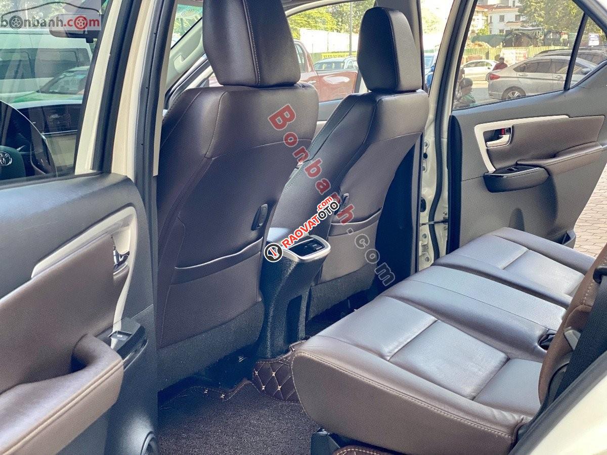 Cần bán Toyota Fortuner 2.7V 2017, màu trắng, xe nhập, 845tr-4