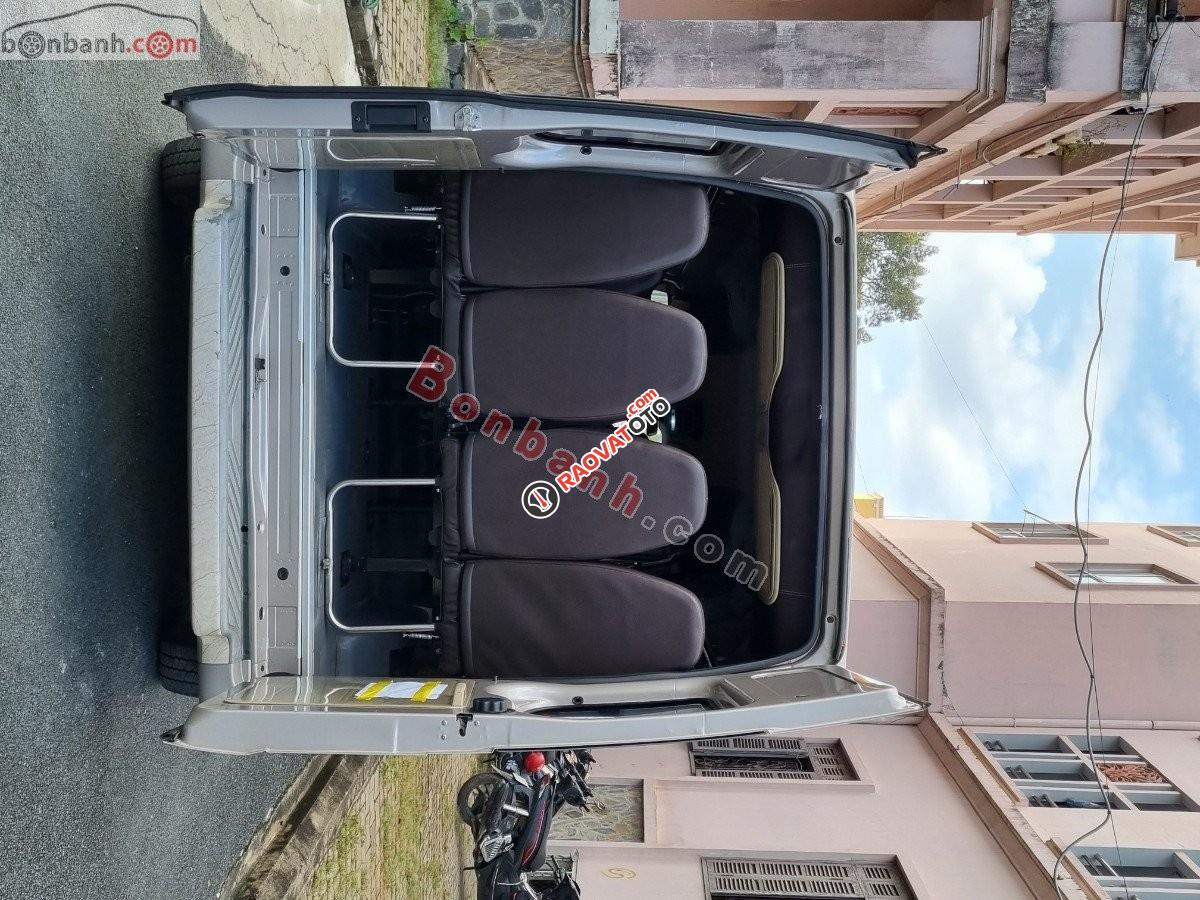 Bán xe Ford Transit SVP sản xuất năm 2017, màu ghi vàng-1