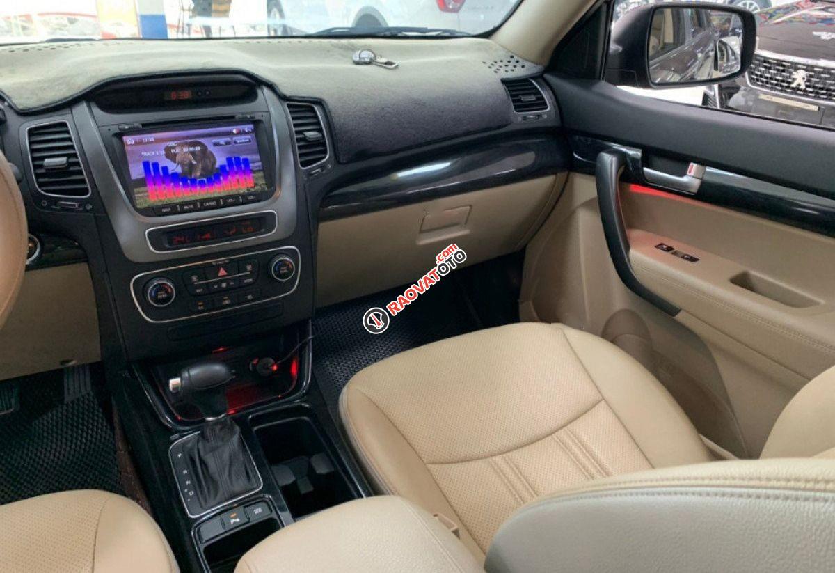 Xe Kia Sorento 2.4 đời 2016, màu đỏ còn mới, giá tốt-4