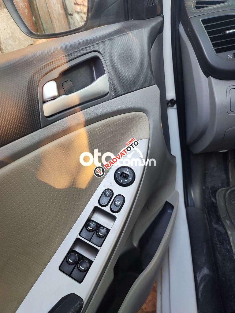 Cần bán gấp Hyundai Accent Blue sản xuất 2014, màu trắng, xe nhập-5