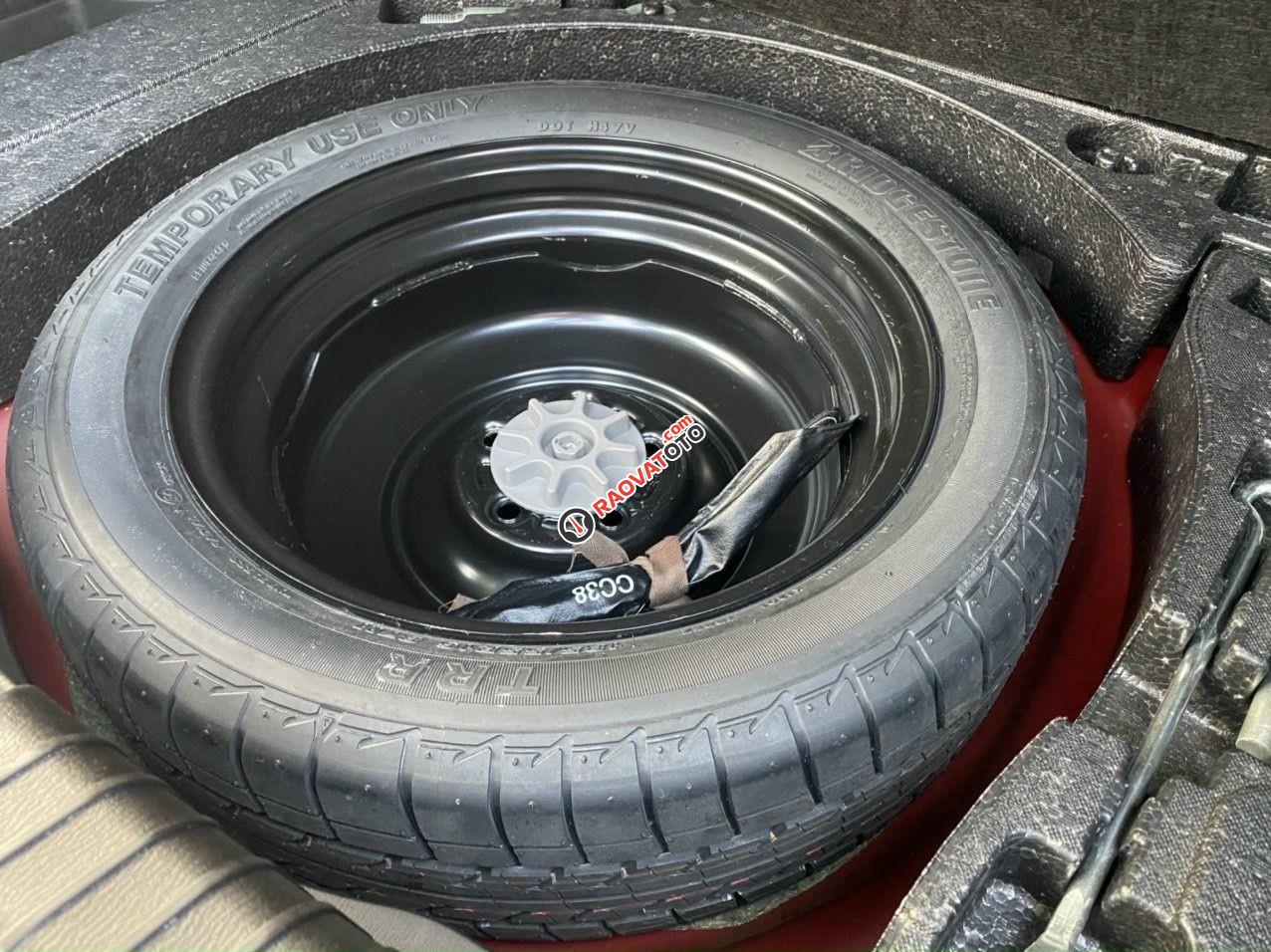 Bán xe Mazda 6 2.0L Premium năm 2017, giá 715tr-12