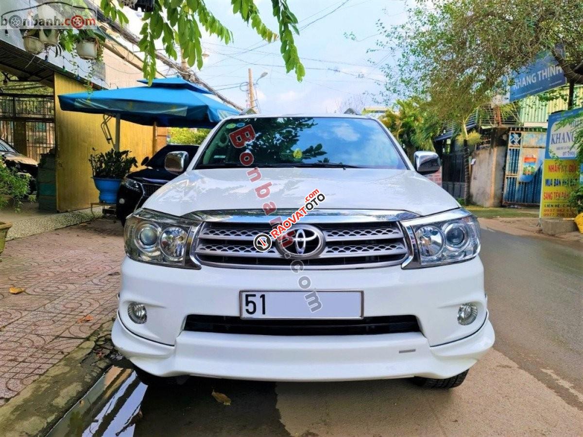 Cần bán xe Toyota Fortuner Sportivo đời 2012, màu trắng-0