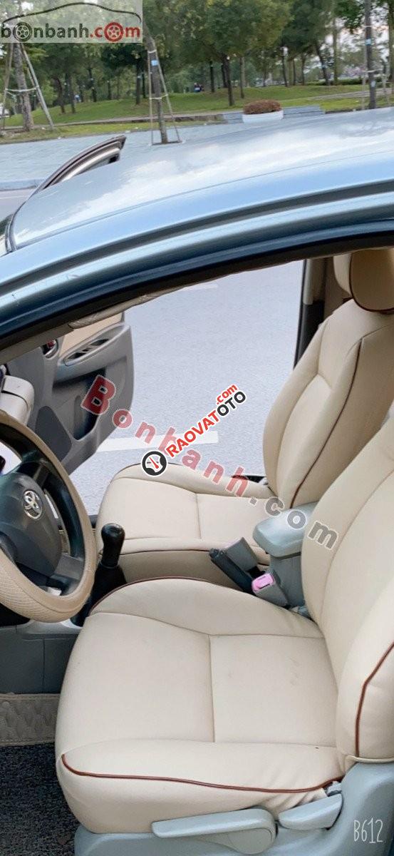 Cần bán gấp Toyota Vios MT đời 2011, màu bạc chính chủ, giá tốt-6