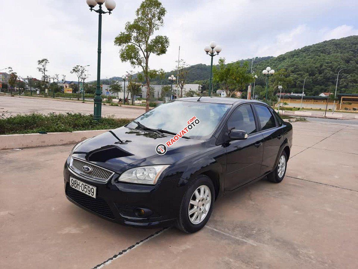 Cần bán Ford Focus 1.8 MT đời 2009, màu đen số sàn, giá 174tr-4