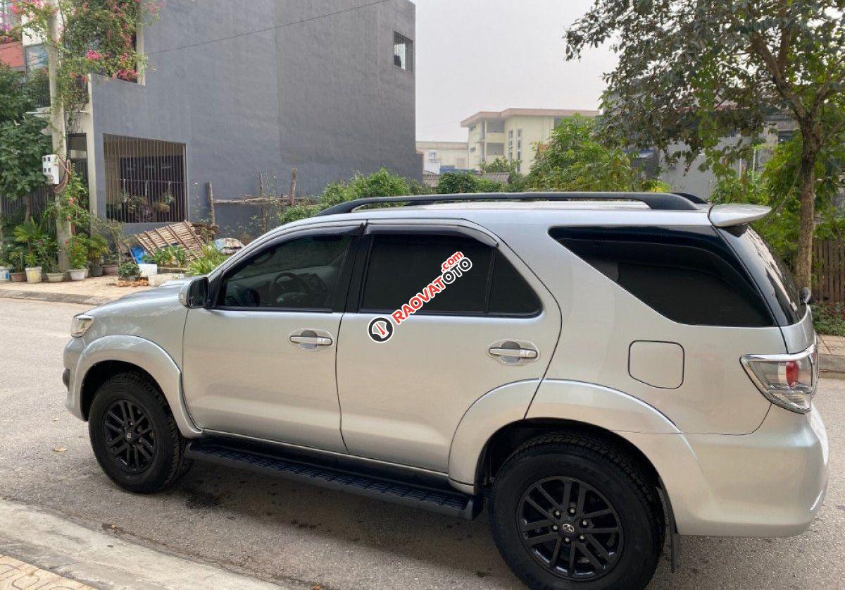 Bán Toyota Fortuner G sản xuất năm 2013, màu bạc còn mới-0