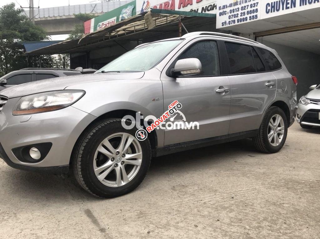 Cần bán gấp Hyundai Santa Fe AT năm sản xuất 2009, màu bạc-1